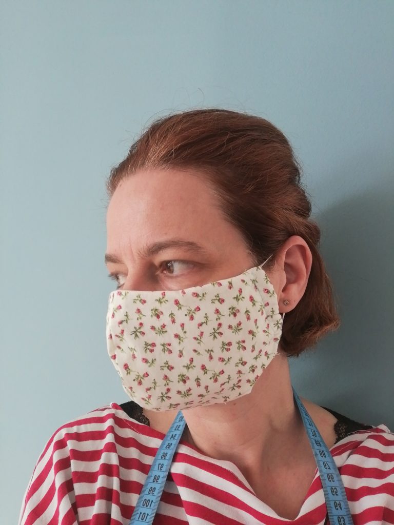 Bélelt, szabott maszk varrása videó segítséggel