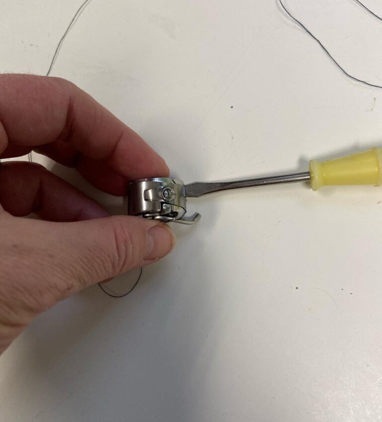 Alsó szál feszesség állítás- Varrós tippek